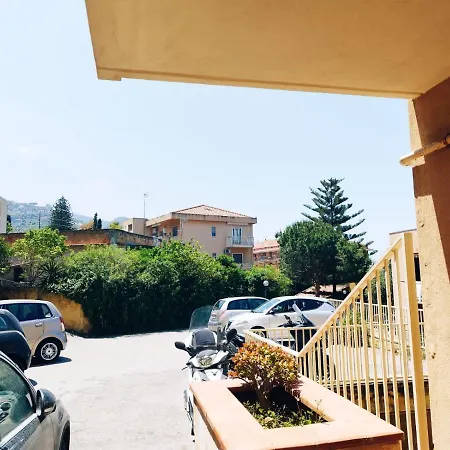 La Rocca Guest * Чефалу